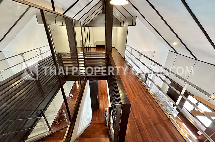 Penthouse in Phaholyothin 